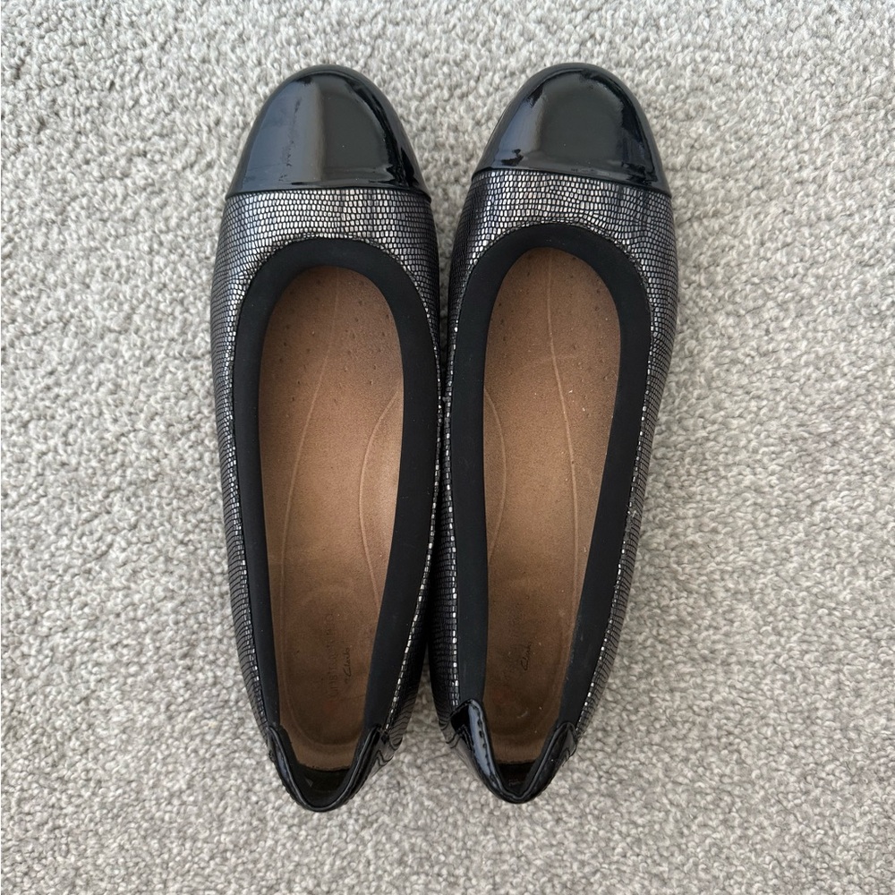 Black Women's Flats